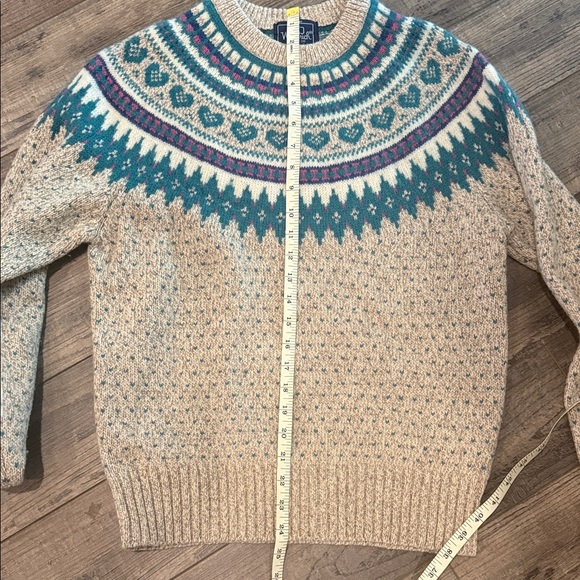 STUNNING Woman’s Woolrich Cream and Teal HearPatterned 85% Wool Crewneck Sweater - Picture 7 of 7
